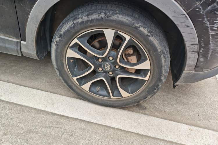 Used Soueast DX7 2016 1.5T Manual Triumph Edition Right Front Wheel Hub