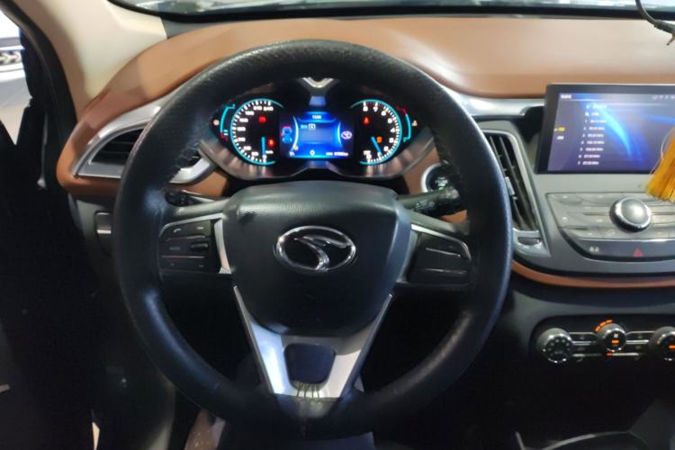 Used Soueast DX7 2016 1.5T Manual Triumph Edition Steering Wheel