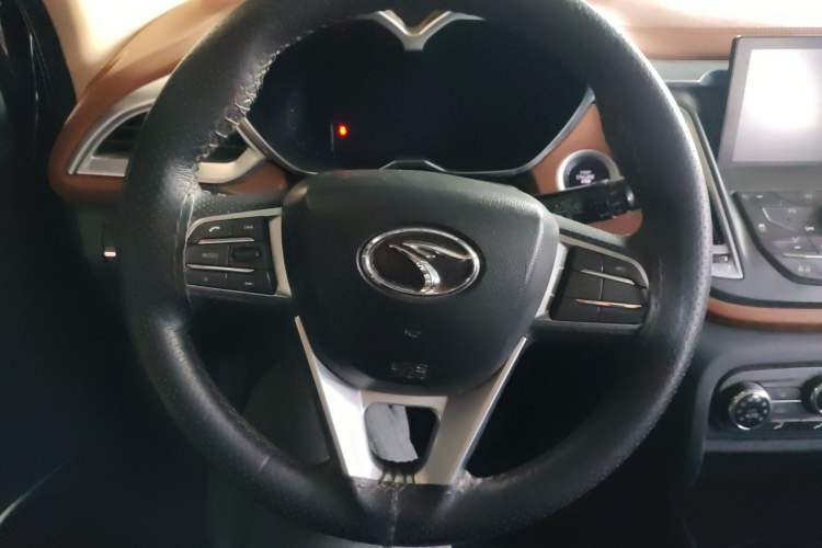 Used Soueast DX7 2016 1.5T Manual Triumph Edition Steering Wheel