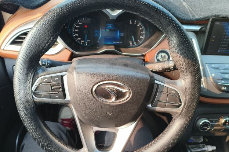 Used Soueast DX7 2016 1.5T Manual Triumph Edition Steering Wheel