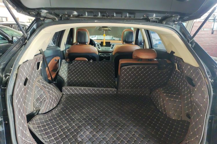 Used Soueast DX7 2016 1.5T Manual Triumph Edition Trunk