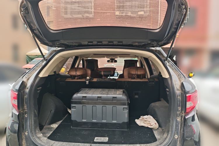 Used Soueast DX7 2016 1.5T Manual Triumph Edition Trunk