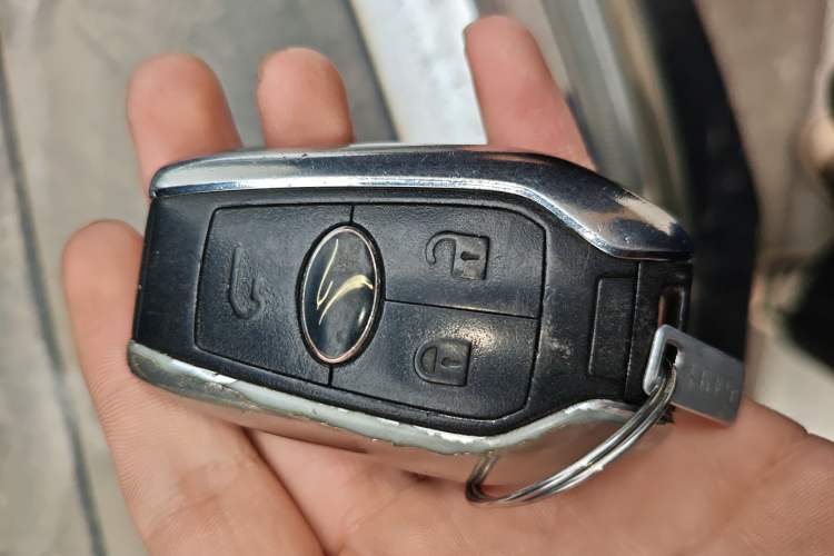 Used Soueast DX7 2016 1.5T Manual Triumph Edition Vehicle Key