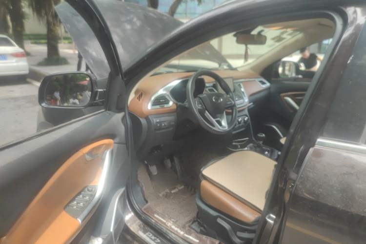 Used Soueast DX7 2016 1.5T Manual Triumph Edition Driver Seat
