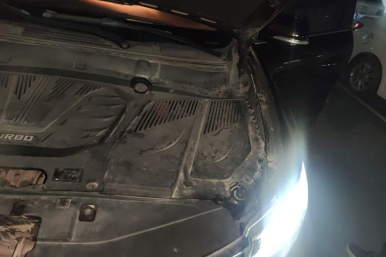 Used Soueast DX7 2016 1.5T Manual Triumph Edition Engine Bay Left