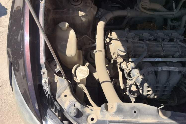 Used Soueast DX7 2016 1.5T Manual Triumph Edition Engine Bay Right