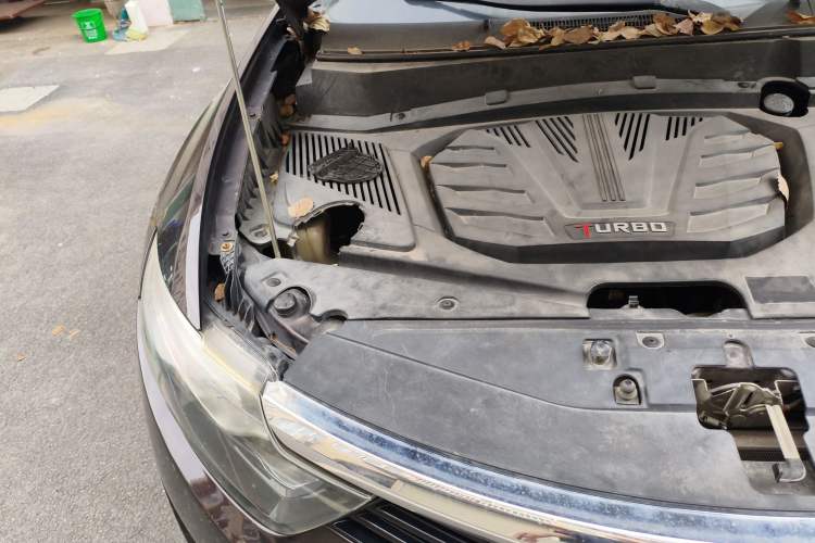 Used Soueast DX7 2016 1.5T Automatic Glory Edition Engine Bay Right
