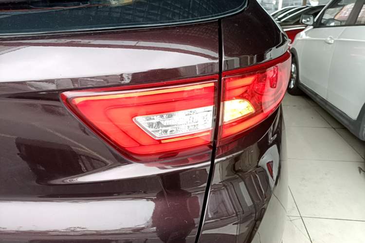 Used Soueast DX7 2016 1.5T Manual Triumph Edition Exterior 3