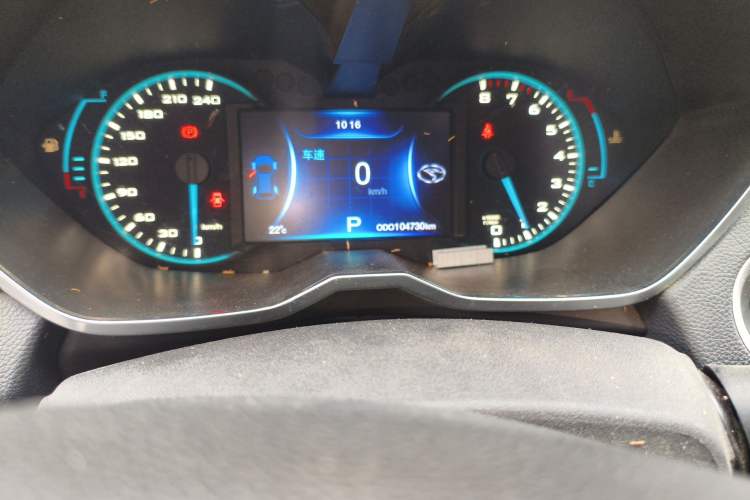 Used Soueast DX7 2016 1.5T Automatic Glory Edition Odometer Close Up