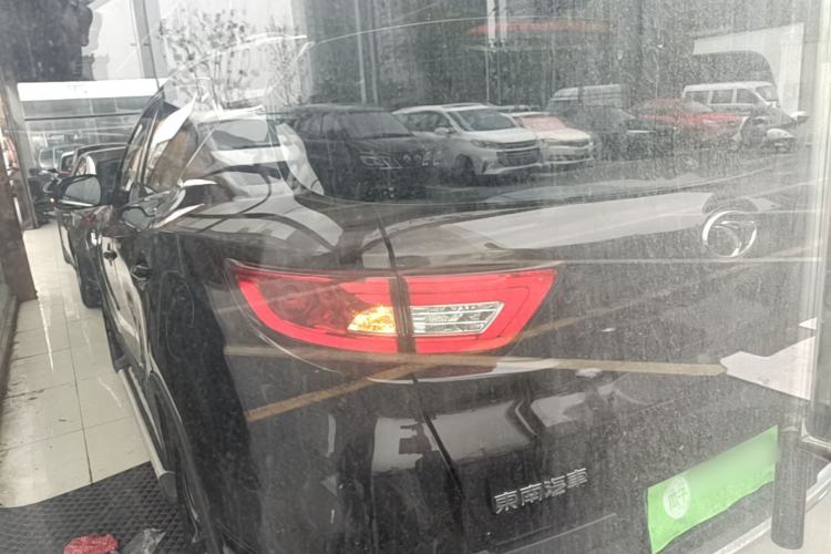 Used Soueast DX7 2016 1.5T Manual Triumph Edition Rear Left 45 Deg