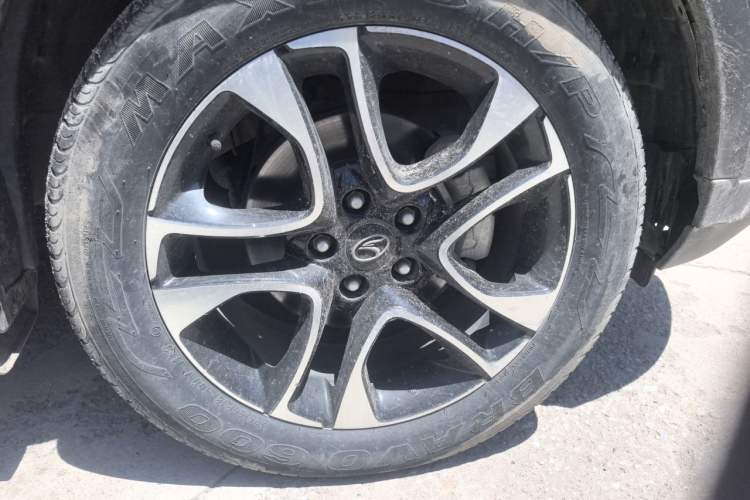 Used Soueast DX7 2016 1.5T Manual Triumph Edition Right Front Wheel Hub