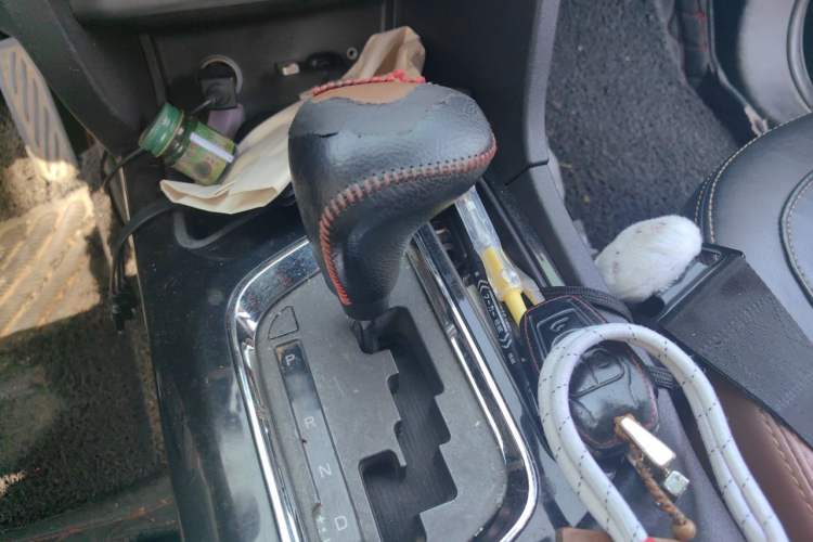 Used Soueast DX7 2016 1.5T Automatic Glory Edition Gear Lever