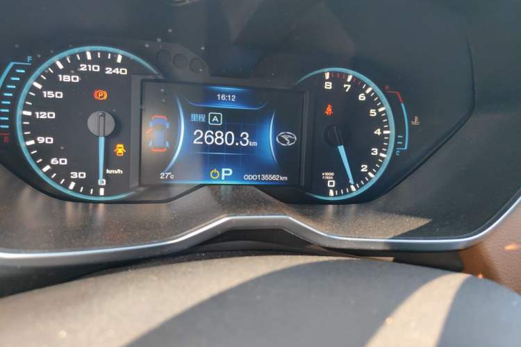 Used Soueast DX7 2016 1.5T Automatic Glory Edition Odometer Close Up
