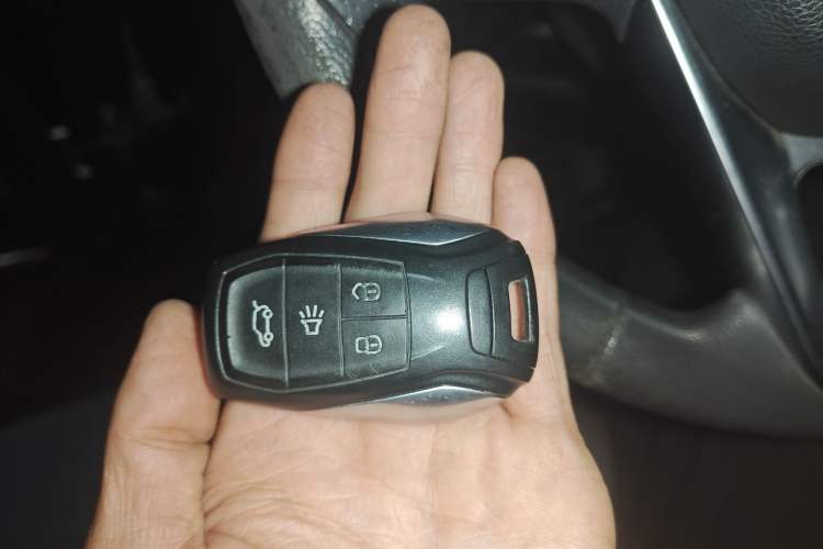 Used Soueast DX7 2016 1.5T Manual Triumph Edition Vehicle Key