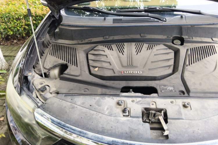 Used Soueast DX7 2016 1.5T Manual Triumph Edition Engine Bay Right