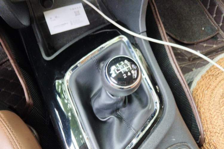Used Soueast DX7 2016 1.5T Manual Triumph Edition Gear Lever
