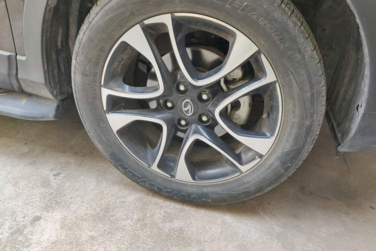 Used Soueast DX7 2016 1.5T Manual Triumph Edition Right Front Wheel Hub