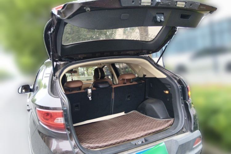 Used Soueast DX7 2016 1.5T Manual Triumph Edition Trunk