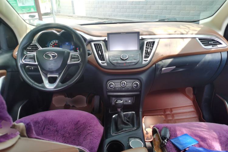 Used Soueast DX7 2016 1.5T Manual Triumph Edition Center Console
