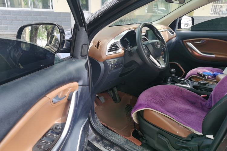 Used Soueast DX7 2016 1.5T Manual Triumph Edition Driver Seat