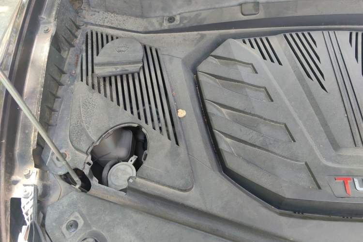 Used Soueast DX7 2016 1.5T Automatic Glory Edition Engine Bay Right