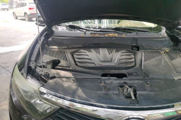 Used Soueast DX7 2016 1.5T Manual Triumph Edition Engine Bay Right