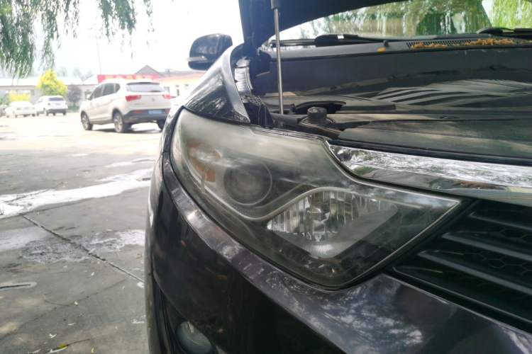 Used Soueast DX7 2016 1.5T Manual Triumph Edition Right Front Headlight