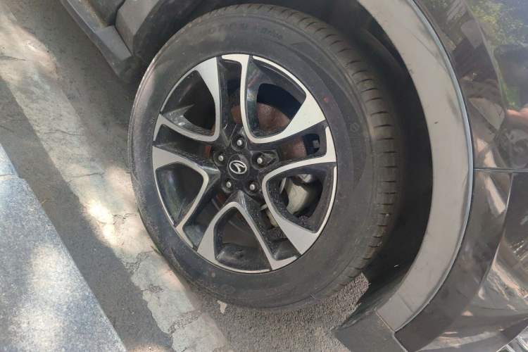 Used Soueast DX7 2016 1.5T Automatic Glory Edition Right Front Wheel Hub