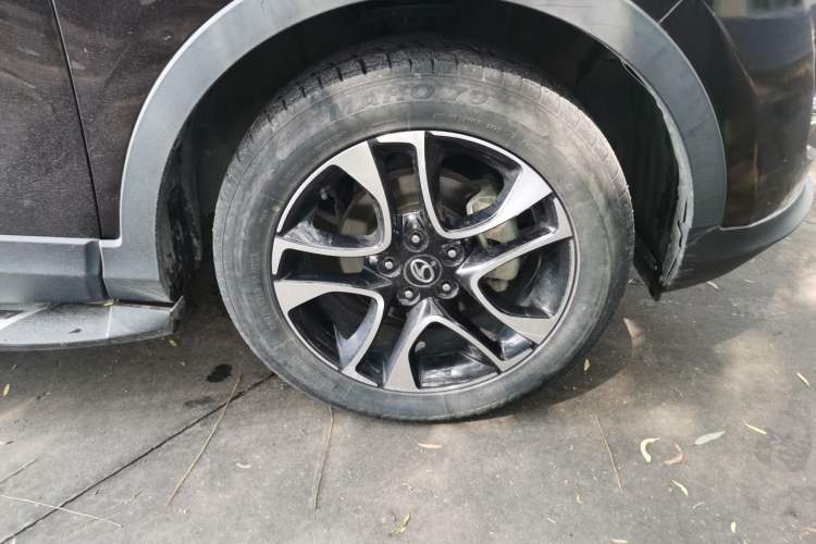 Used Soueast DX7 2016 1.5T Manual Triumph Edition Right Front Wheel Hub