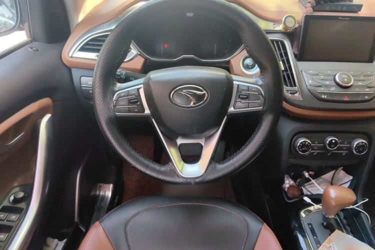 Used Soueast DX7 2016 1.5T Automatic Glory Edition Steering Wheel