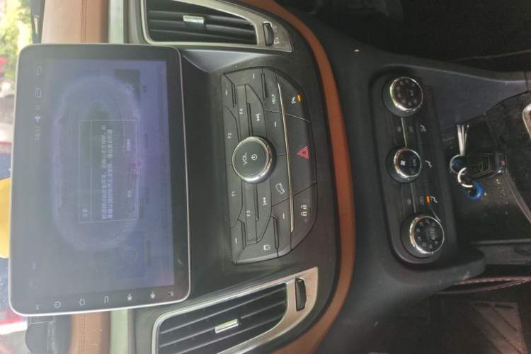 Used Soueast DX7 2016 1.5T Manual Triumph Edition Audio And AC Panel