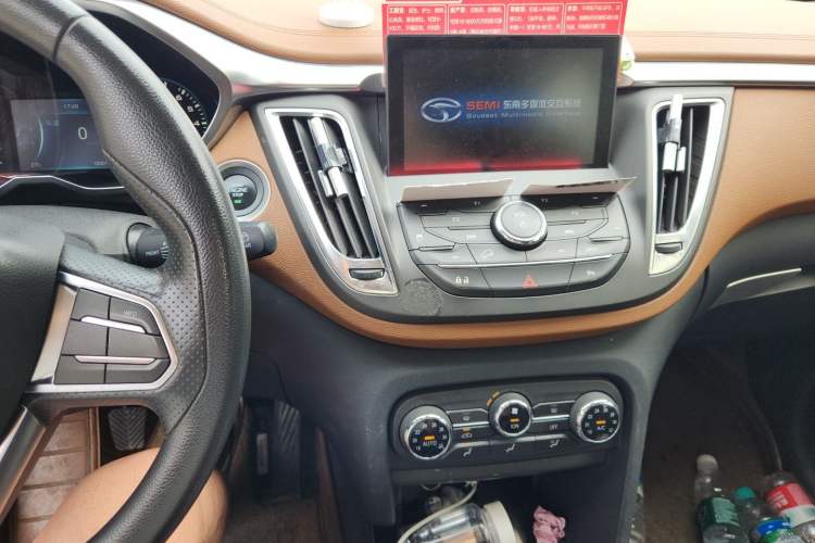 Used Soueast DX7 2016 1.5T Manual Triumph Edition Audio And AC Panel