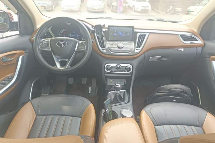 Used Soueast DX7 2016 1.5T Manual Triumph Edition Center Console