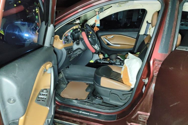 Used Soueast DX7 2016 1.5T Automatic Glory Edition Driver Seat