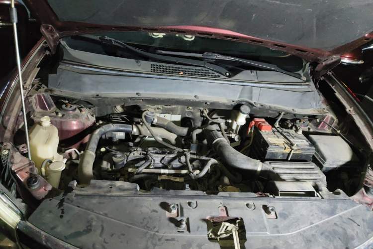 Used Soueast DX7 2016 1.5T Automatic Glory Edition Engine Bay