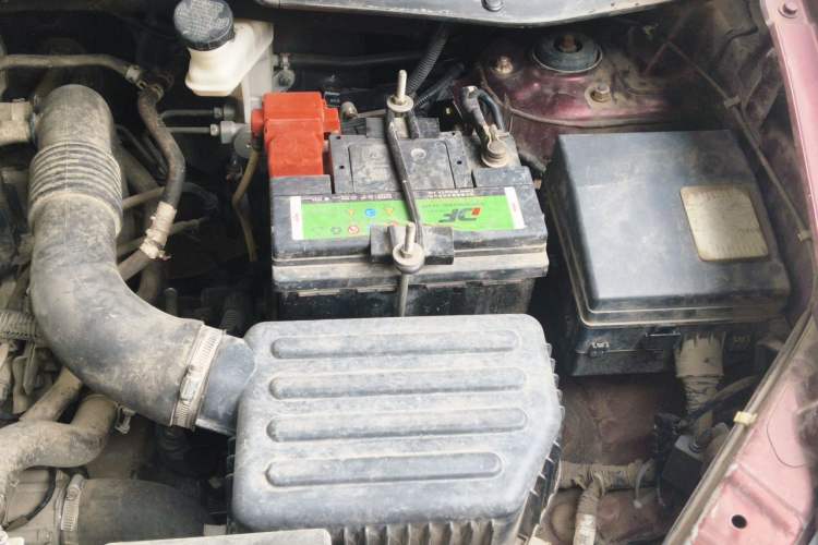 Used Soueast DX7 2016 1.5T Manual Triumph Edition Engine Bay Left