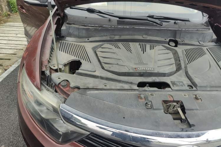 Used Soueast DX7 2016 1.5T Manual Triumph Edition Engine Bay Right