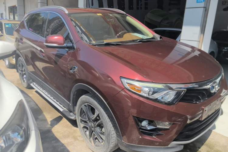 Used Soueast DX7 2016 1.5T Automatic Glory Edition Front Right 45 Deg