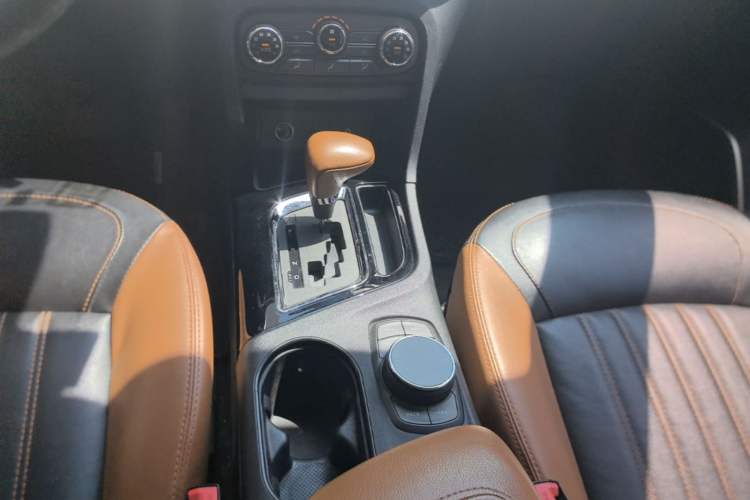 Used Soueast DX7 2016 1.5T Automatic Glory Edition Gear Lever
