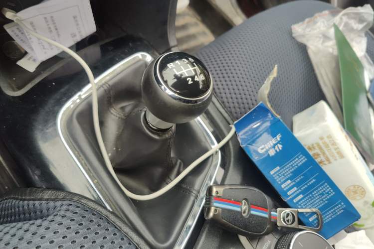 Used Soueast DX7 2016 1.5T Manual Triumph Edition Gear Lever