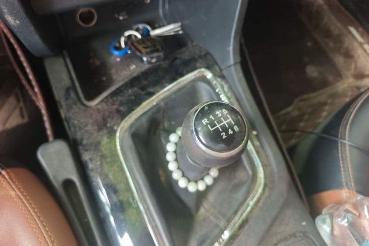 Used Soueast DX7 2016 1.5T Manual Triumph Edition Gear Lever