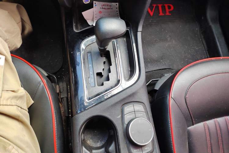 Used Soueast DX7 2016 1.5T Automatic Glory Edition Gear Lever