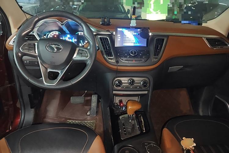 Used Soueast DX7 2016 1.5T Automatic Glory Edition Interior 2