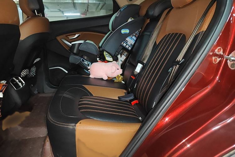 Used Soueast DX7 2016 1.5T Automatic Glory Edition Interior 4