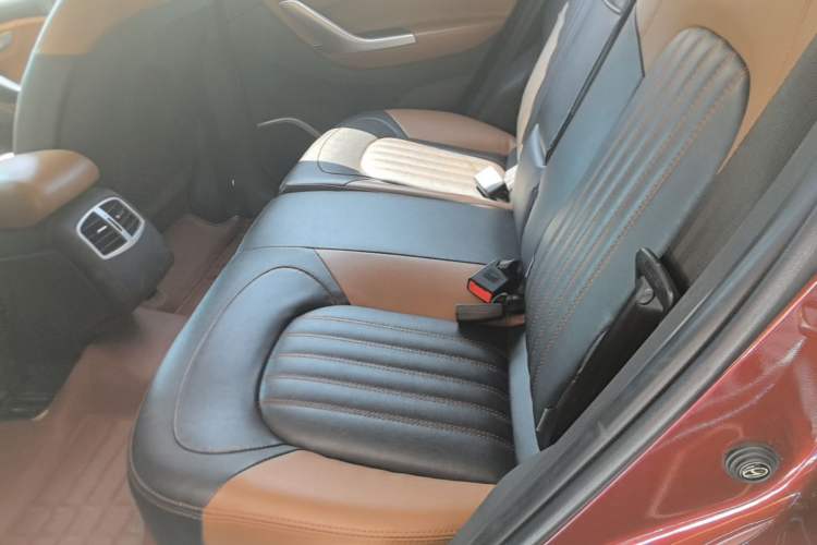 Used Soueast DX7 2016 1.5T Automatic Glory Edition Left Rear Seat