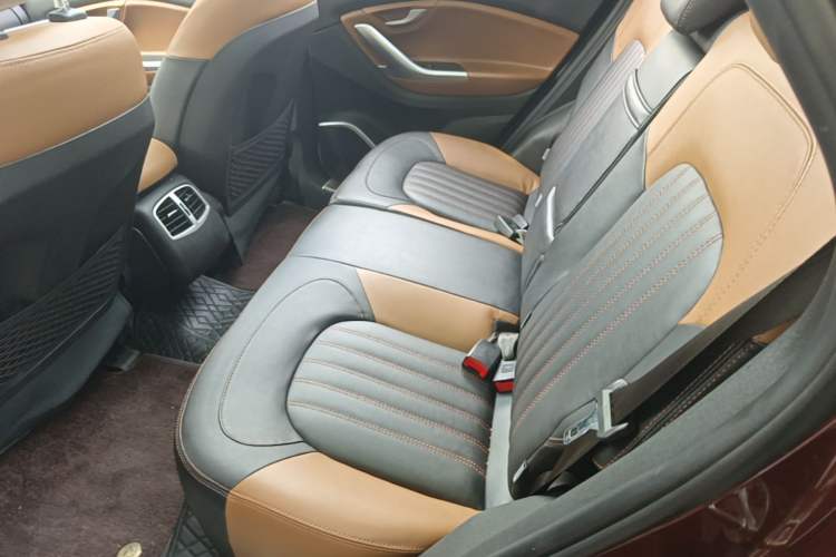 Used Soueast DX7 2016 1.5T Manual Triumph Edition Left Rear Seat