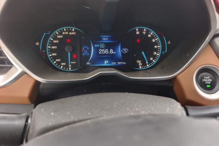 Used Soueast DX7 2016 1.5T Automatic Glory Edition Odometer Close Up
