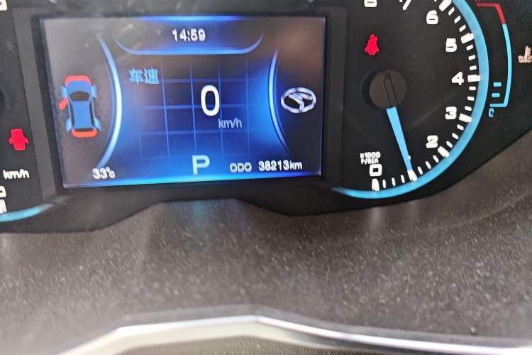 Used Soueast DX7 2016 1.5T Automatic Glory Edition Odometer Close Up