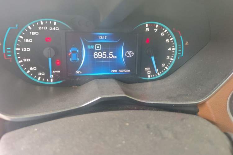 Used Soueast DX7 2016 1.5T Manual Triumph Edition Odometer Close Up