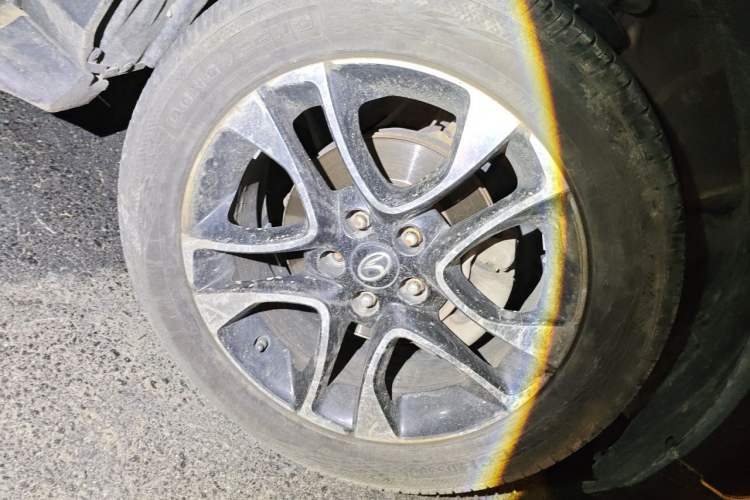 Used Soueast DX7 2016 1.5T Manual Triumph Edition Right Front Wheel Hub
